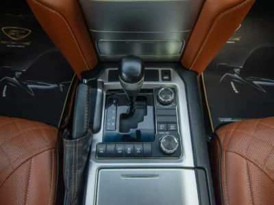 2016 Toyota Land Cruiser GXR 5.7L 8 Cylinders Engine White Brown SUV