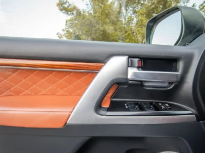 2016 Toyota Land Cruiser GXR 5.7L 8 Cylinders Engine White Brown SUV