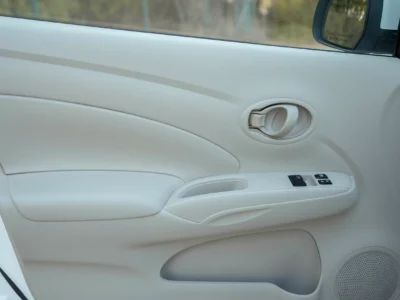 2022 Nissan Sunny SV FWD 4 Cylinder Engine White Beige GCC Specs