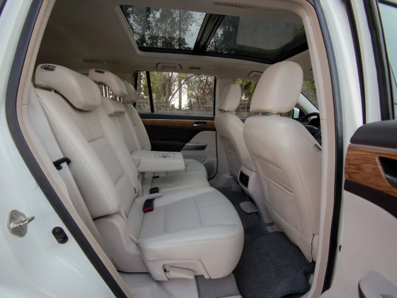 2020 GAC GS8 GL 2.0L 4 Cylinders Engine GCC Specs White Beige