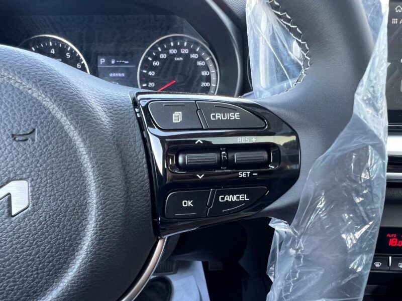 2025 Kia KX1 1.4 Liter 4 Cylinders Petrol Engine White Black SUV