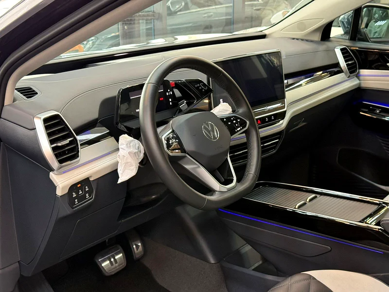 2022 Volkswagen ID.6 Crozz Pure+ Electric Car Blue Grey SUV 550 - 650 KM