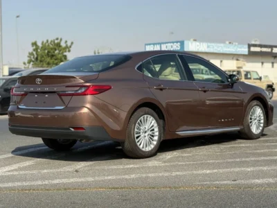 2025 Toyota Camry 2.5L 4 Cylinder Engine LE FWD PETROL Bronze Beige Sedan