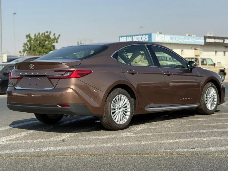 2025 Toyota Camry 2.5L 4 Cylinder Engine LE FWD PETROL Bronze Beige Sedan