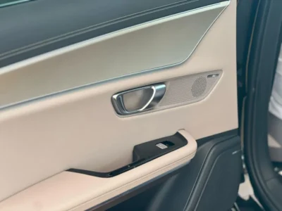 2025 BYD HAN Hybrid 4 Cylinder Engine Black Brown Sedan