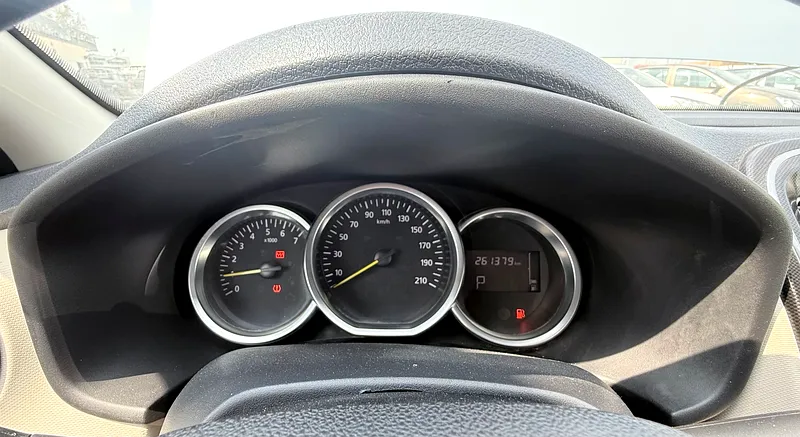 2020 Renault Symbol Other 4 Cylinder Petrol Engine Silver Beige Sedan GCC Specs