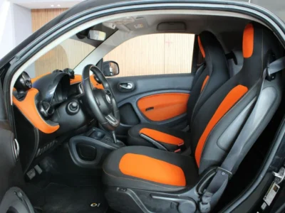 2017 Smart ForTwo 4 Cylinder Engine Orange Black Perfect inside and out