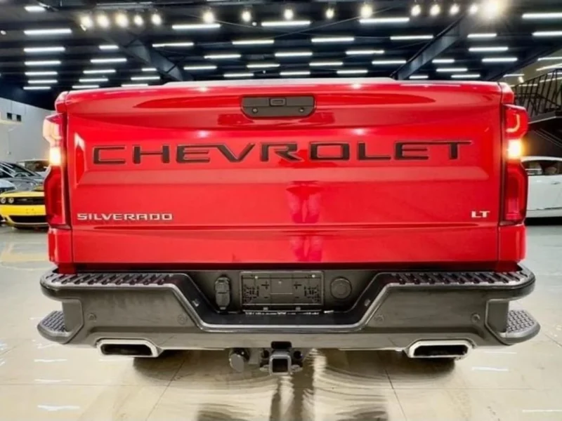 2021 Chevrolet Silverado Trail Boss Edition 5.3 L 8 Cylinders Engine Red Black Truck