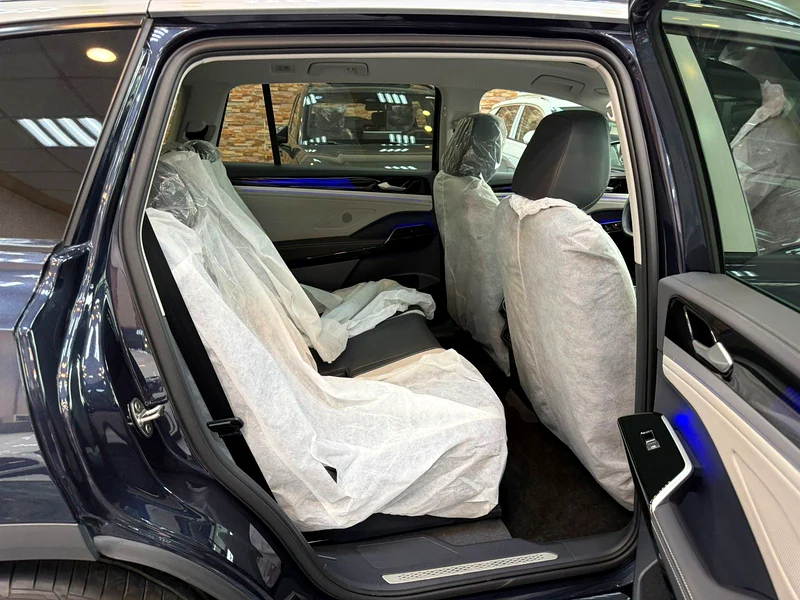 2022 Volkswagen ID.6 Crozz Pure+ Electric Car Blue Grey SUV 550 - 650 KM