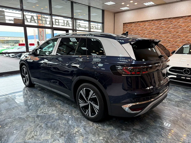 2022 Volkswagen ID.6 Crozz Pure+ Electric Car Blue Grey SUV 550 - 650 KM