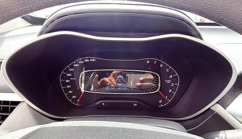 2022 Chevrolet Groove LT 4 Cylinder Petrol Engine Grey Black SUV GCC Specs