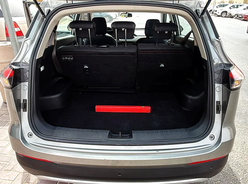 2022 Chevrolet Groove LT 4 Cylinder Petrol Engine Grey Black SUV GCC Specs