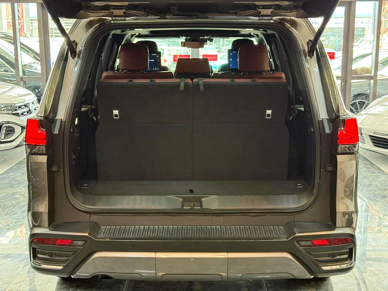 2022 Lexus LX-Series LX 600 Signature 6 Cylinder Petrol Engine Grey Red SUV