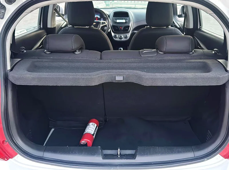 2016 Chevrolet Spark Other 4 Cylinders Petrol Engine White Black Sedan GCC