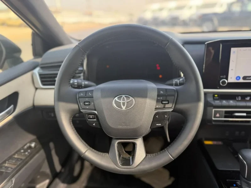 2025 Toyota Camry 2.5L 4 Cylinder Engine LE FWD PETROL Bronze Beige Sedan