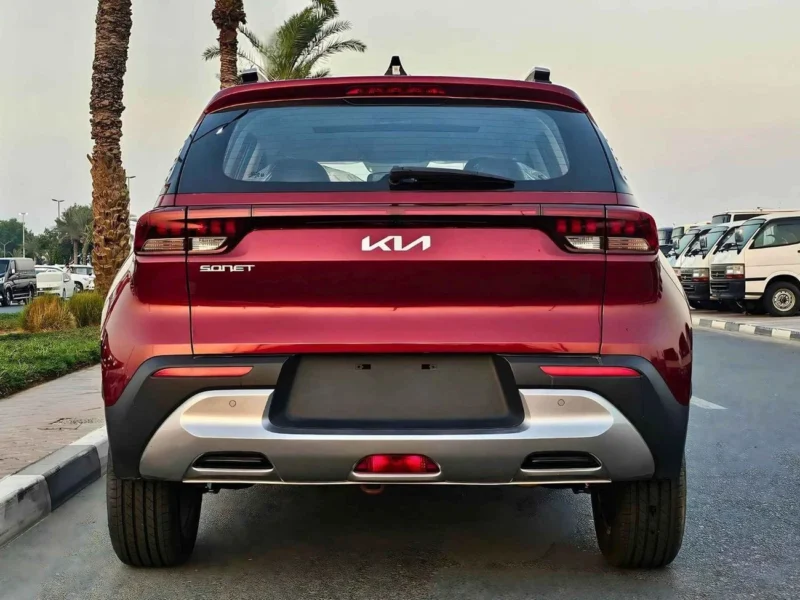 2023 Kia Sonet DUAL TONE 1.5L V4 Engine Red Beige SUV GCC Specs