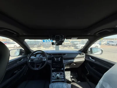 2024 Jeep Grand Cherokee Overland 3.6L 6 Cylinder Petrol Engine White Black SUV