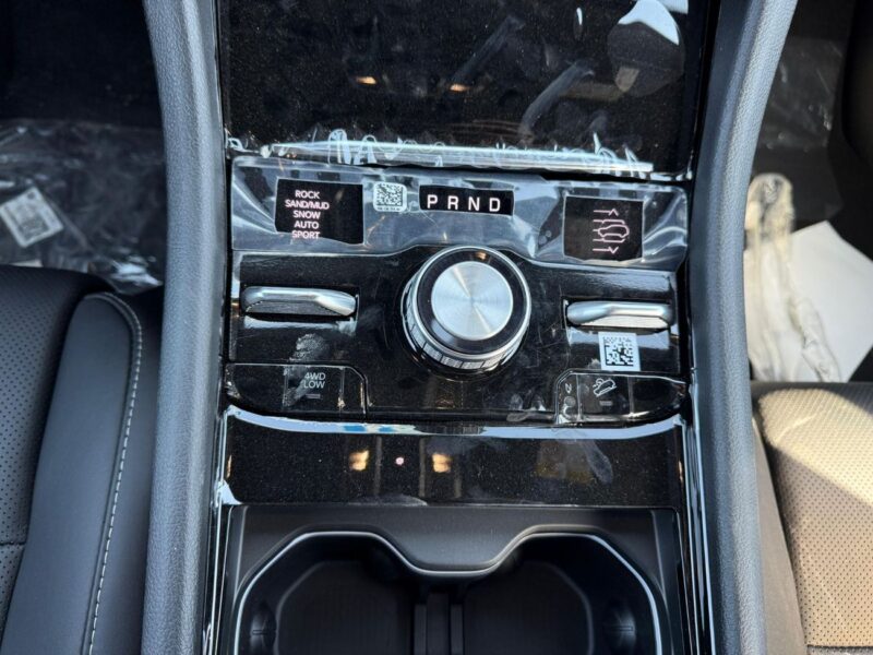 2024 Jeep Grand Cherokee Overland 3.6L 6 Cylinder Petrol Engine White Black SUV