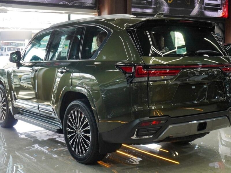 2025 Lexus LX 700h 3.5L V6 4-Seater VIP Green Orange SUV Hybrid GCC Specs