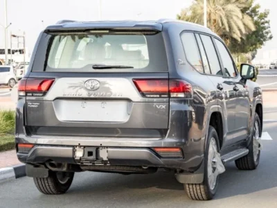 2022 Toyota Land Cruiser VX 3.3L 6 Cylinder Engine Diesel Silver Beige SUV GCC