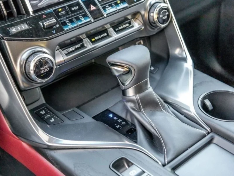 2022 Lexus LX 600 Signature 3.5L 6 Cylinder Petrol Engine White Black SUV GCC