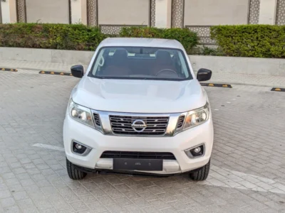 2022 Nissan Navara SE 4 Cylinder Petrol Engine White Red Pick Up Truck
