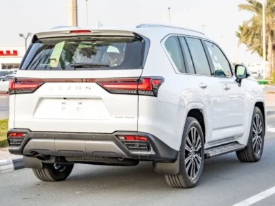 2022 Lexus LX 600 Signature 3.5L 6 Cylinder Petrol Engine White Black SUV GCC