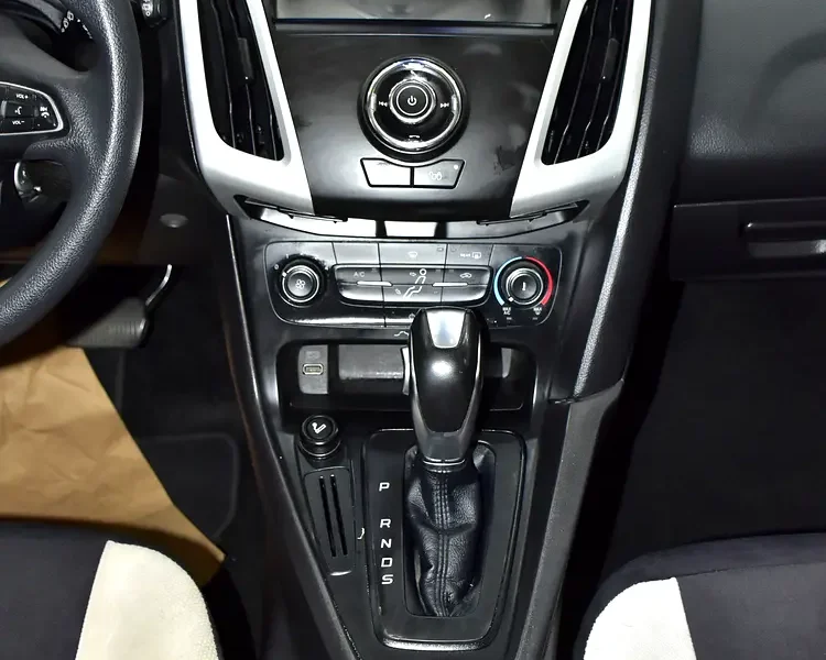 2017 Ford Focus S 4 Cylinder Petrol Engine Brown Black Hatchback GCC Specs