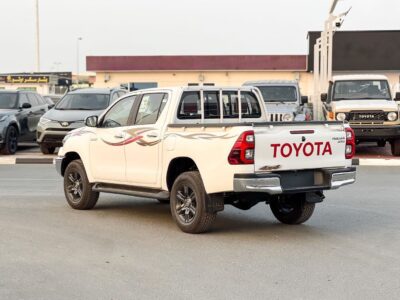 2026 Toyota Hilux 4x4 2.7L DC MT 6 Cylinders Petrol Engine White Red Truck