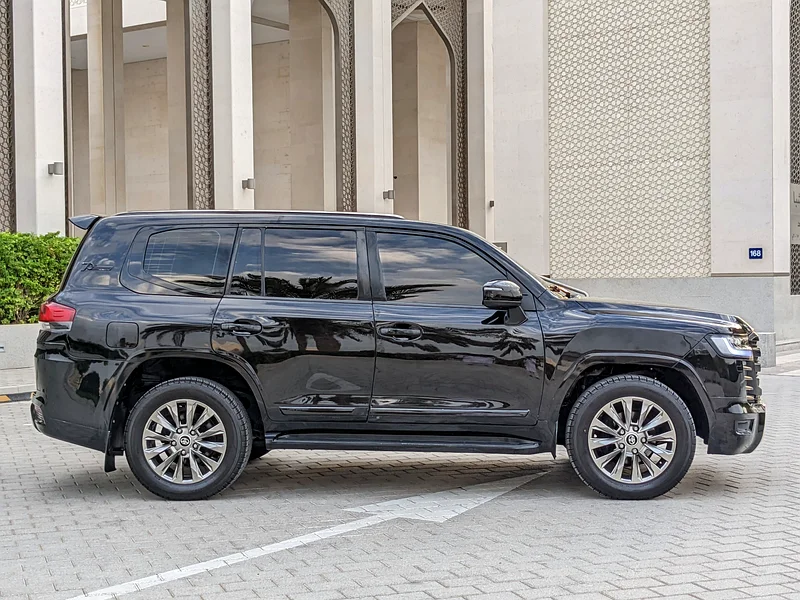 2009 Toyota Land Cruiser GXR 6 Cylinder Petrol Engine Black Beige SUV GCC