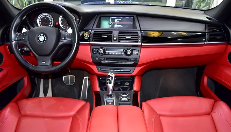 2013 BMW X6 X6M 8 Cylinder Petrol Engine Blue Red SUV GCC Specs