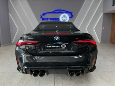 2022 BMW M4 Competition XDrive 3.0L M TwinPower Turbo inline 6-cylinder Black White