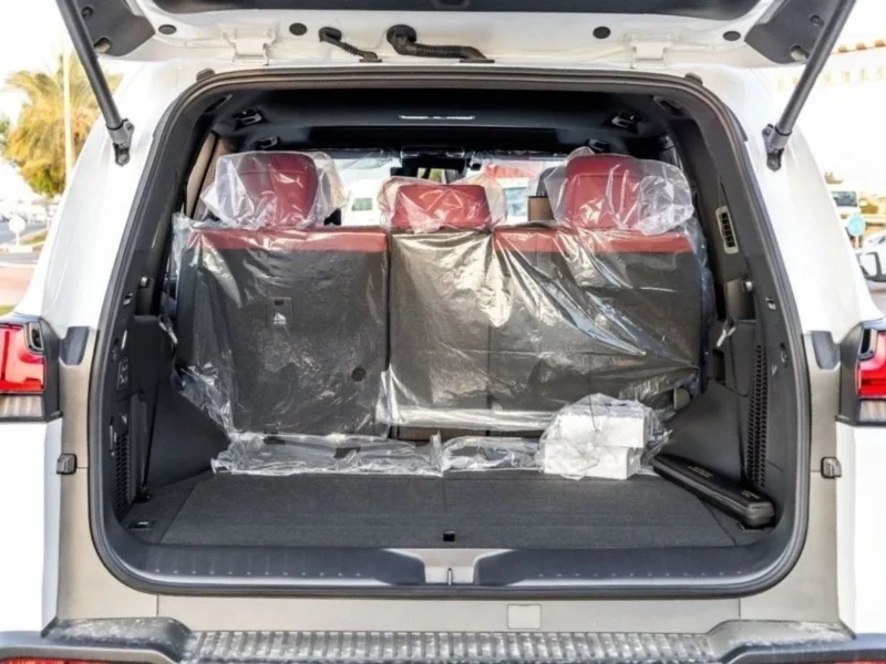 2022 Lexus LX 600 Signature 3.5L 6 Cylinder Petrol Engine White Black SUV GCC