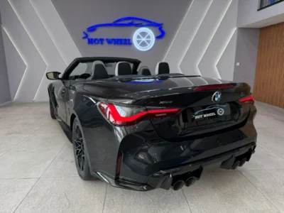 2022 BMW M4 Competition XDrive 3.0L M TwinPower Turbo inline 6-cylinder Black White