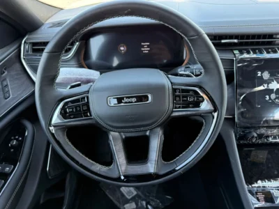 2024 Jeep Grand Cherokee Overland 3.6L 6 Cylinder Petrol Engine White Black SUV