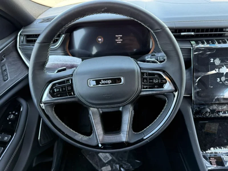 2024 Jeep Grand Cherokee Overland 3.6L 6 Cylinder Petrol Engine White Black SUV