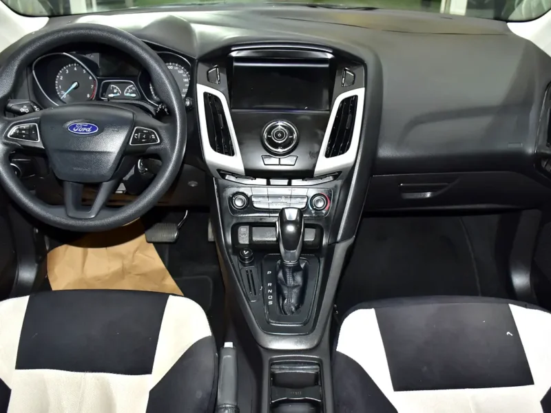 2017 Ford Focus S 4 Cylinder Petrol Engine Brown Black Hatchback GCC Specs