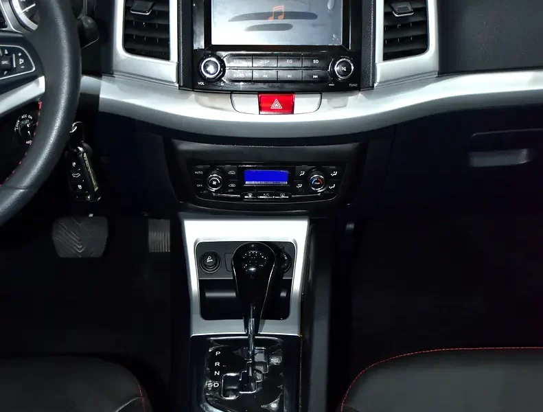 2019 JAC S3 Luxury 4 Cylinder Petrol Engine Brown Black Crossover GCC Specs