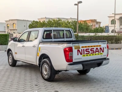 2022 Nissan Navara SE 4 Cylinder Petrol Engine White Red Pick Up Truck