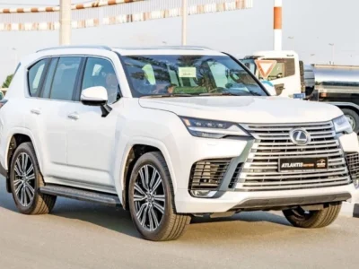 2022 Lexus LX 600 Signature 3.5L 6 Cylinder Petrol Engine White Black SUV GCC