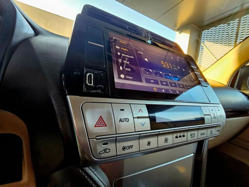 2019 Toyota Prado GXR V6 Engine 4.0 Liter 4WD White Beige SUV GCC