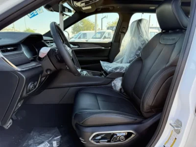 2024 Jeep Grand Cherokee Overland 3.6L 6 Cylinder Petrol Engine White Black SUV