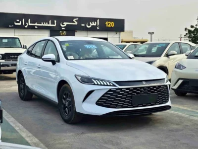 2025 BYD QIN PLUS DMI 55 KM PLUG IN HYBRID 1.5L V4 PETROL White Beige Sedan