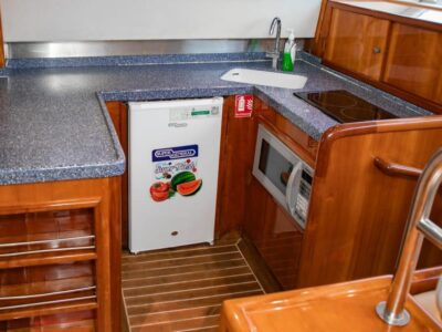 Yacht Charter Available in Dubai UAE