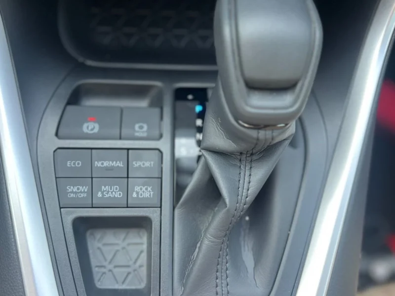 2025 Toyota RAV4 4WD EXR 2.5 Liter 4 Cylinder Petrol Engine White Beige SUV GCC