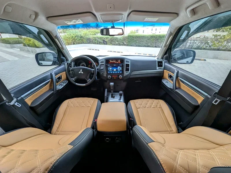 2015 Mitsubishi Pajero GLS 6 Cylinders Petrol Engine White Brown SUV GCC