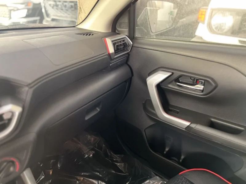 2025 TOYOTA RAIZE 1.2 Liter 3 Cylinder Petrol Engine White Black SUV