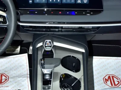 2026 MG MG 7 Deluxe 4 Cylinders Petrol Engine Green Black Sedan GCC