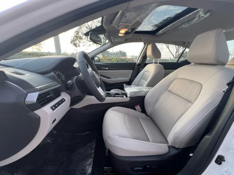 2025 Nissan Altima SV 2.5 Liter 4 Cylinder Petrol Engine White Beige Sedan GCC
