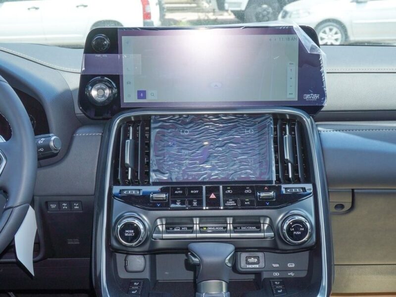 2025 Lexus LX 600 3.5L V6 Cylinder Petrol Engine Green Black SUV GCC